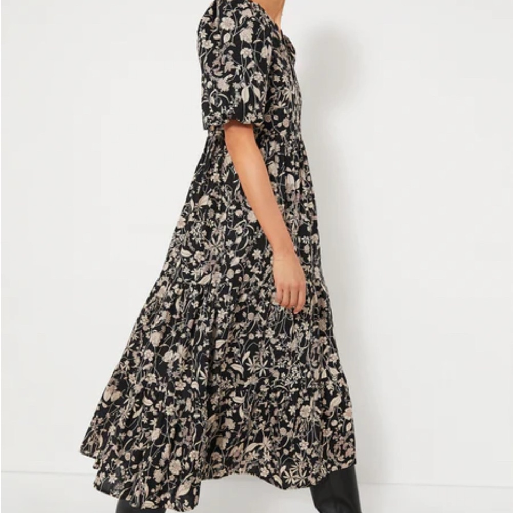 Elegant Floral Maxi Dress in Black and Cream